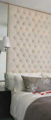 Headboard deep buttoned